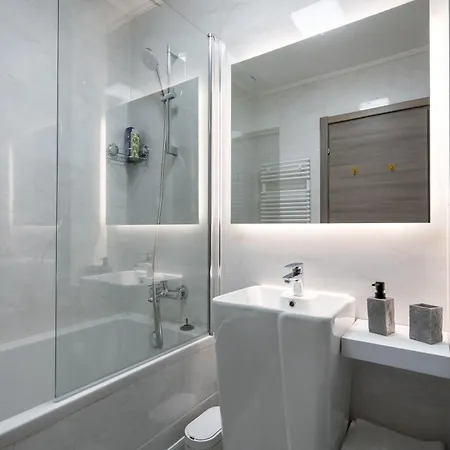 High-end Close To Old Town Lägenhet