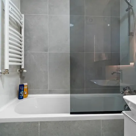 High-end Close To Old Town Апартаменты *