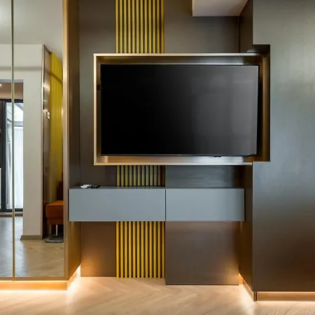 High-end Close To Old Town Boekarest