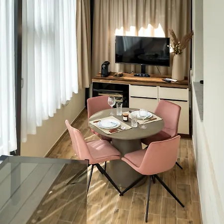 High-end Close To Old Town Boekarest