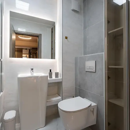 High-end Close To Old Town Апартаменты Бухарест