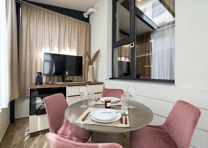 شقة High-end Close To Old Town