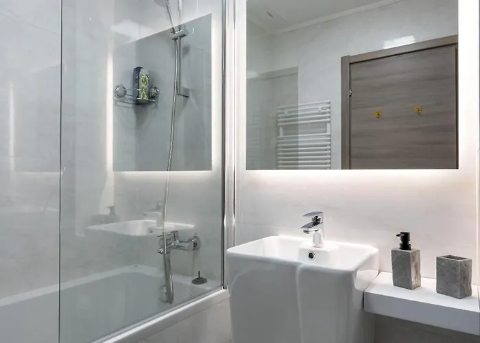 High-end Close To Old Town Apartman