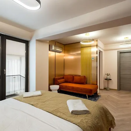 High-end Close To Old Town Apartment